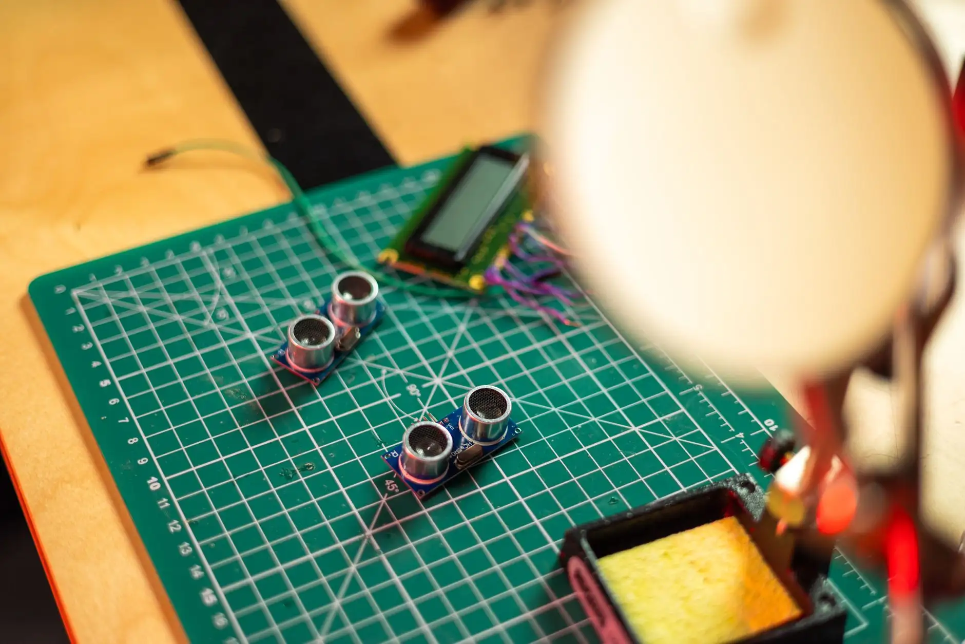 煤矿输送带托辊选型要点及耐磨性能对比分析